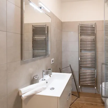 Corte Angelini By Postcardsfrom Apartment Castelnuovo del Garda