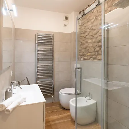 Corte Angelini By Postcardsfrom Apartment