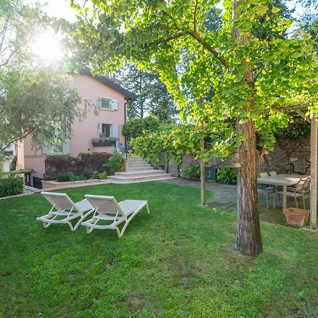 Corte Angelini By Postcardsfrom Apartment Castelnuovo del Garda