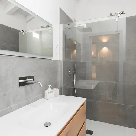Corte Angelini By Postcardsfrom Apartment