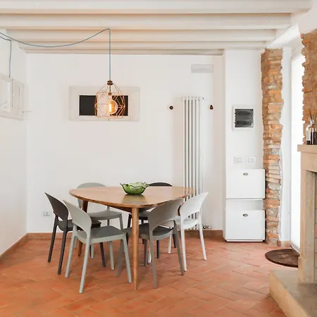 Corte Angelini By Postcardsfrom Apartment