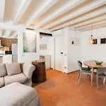 Apartment Corte Angelini By Postcardsfrom Castelnuovo del Garda