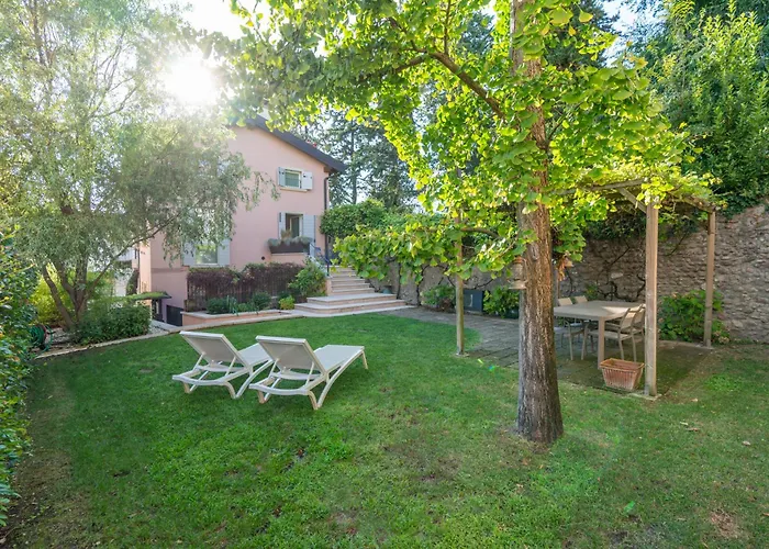 Corte Angelini By Postcardsfrom Apartamento Castelnuovo del Garda